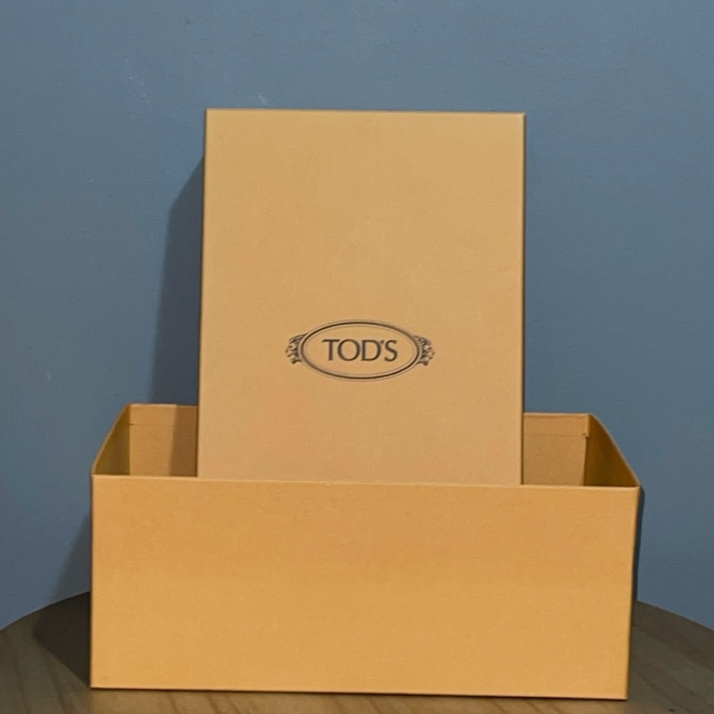 Tod’s shoe box